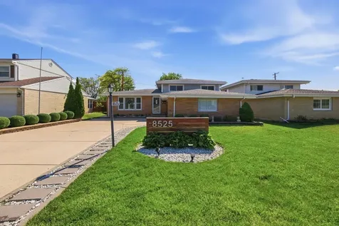 8525 Blue Ridge Avenue Hickory Hills IL 60457
