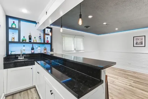 8525 Blue Ridge Avenue Hickory Hills IL 60457