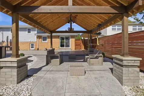 8525 Blue Ridge Avenue Hickory Hills IL 60457