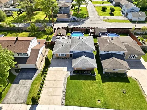 8525 Blue Ridge Avenue Hickory Hills IL 60457