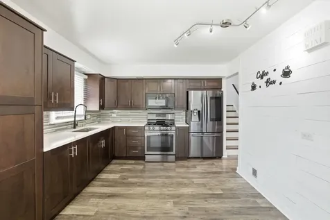 8525 Blue Ridge Avenue Hickory Hills IL 60457