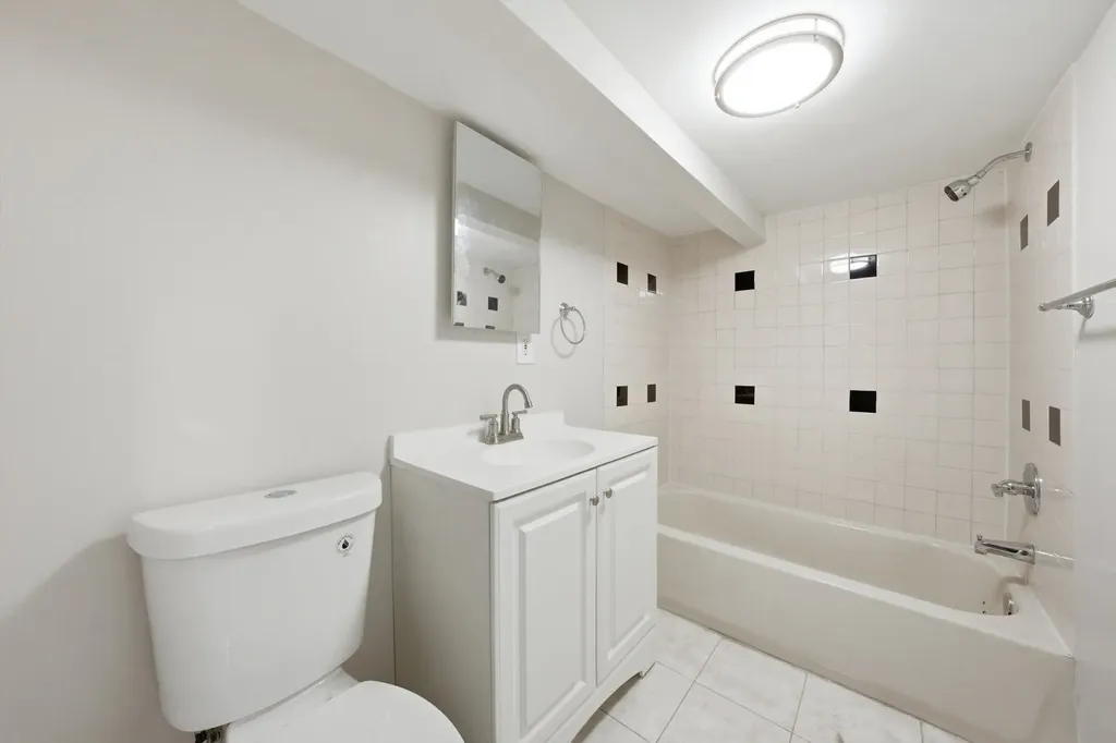 7219 South Wood Street Chicago IL 60636