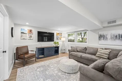 2518 North Ridge Avenue Arlington Heights IL 60004