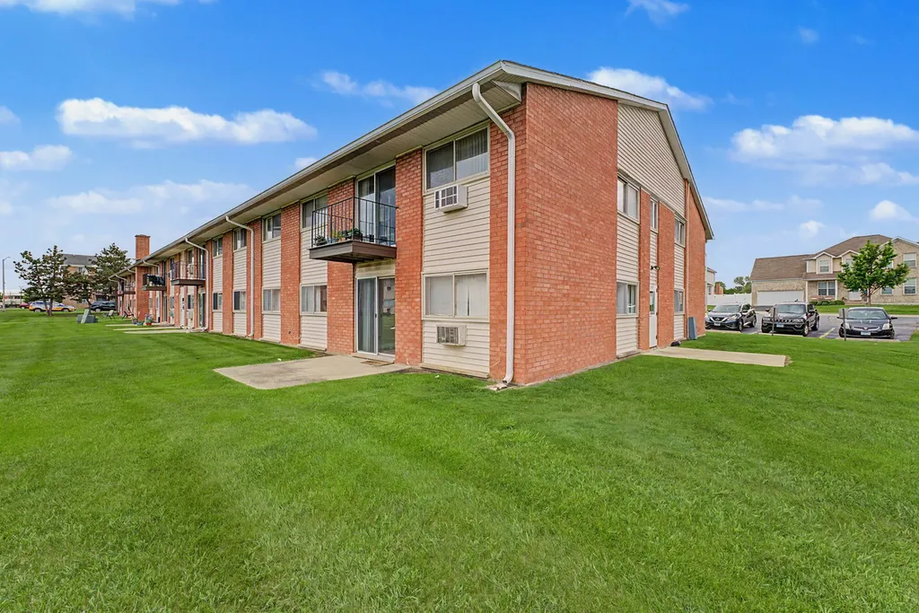 1557 Jill Court Glendale Heights IL 60139