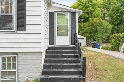 1235 Leon Place Evanston IL 60201