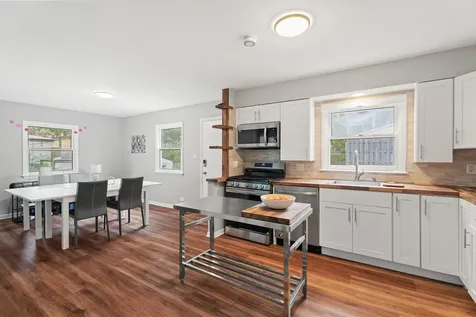 1235 Leon Place Evanston IL 60201