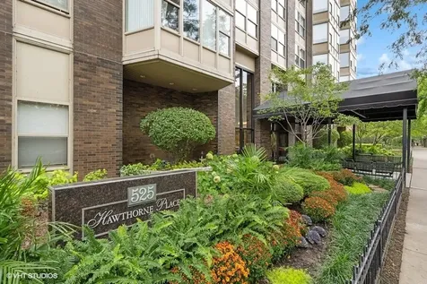 525 West Hawthorne Place Chicago IL 60657