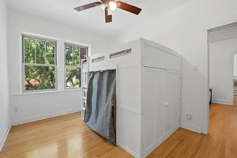 240 South Maple Avenue Oak Park IL 60302