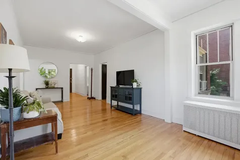 240 South Maple Avenue Oak Park IL 60302