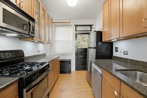 240 South Maple Avenue Oak Park IL 60302