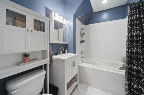 1319 West Fargo Avenue Chicago IL 60626