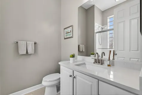 1041 North Leavitt Street Chicago IL 60622