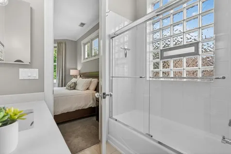1041 North Leavitt Street Chicago IL 60622
