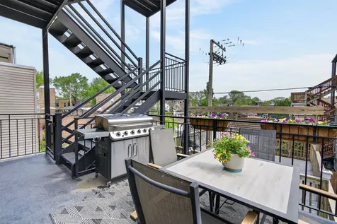 1041 North Leavitt Street Chicago IL 60622