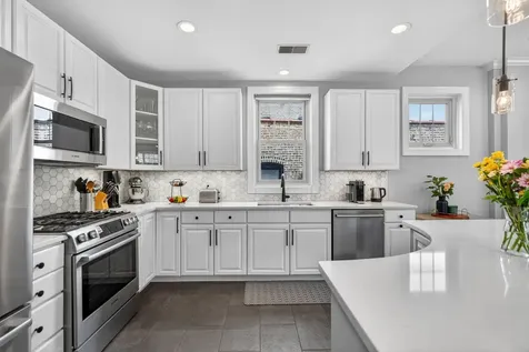 1041 North Leavitt Street Chicago IL 60622