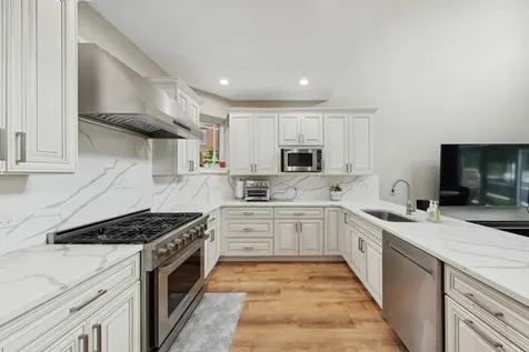 210 Violet Lane Wheeling IL 60090