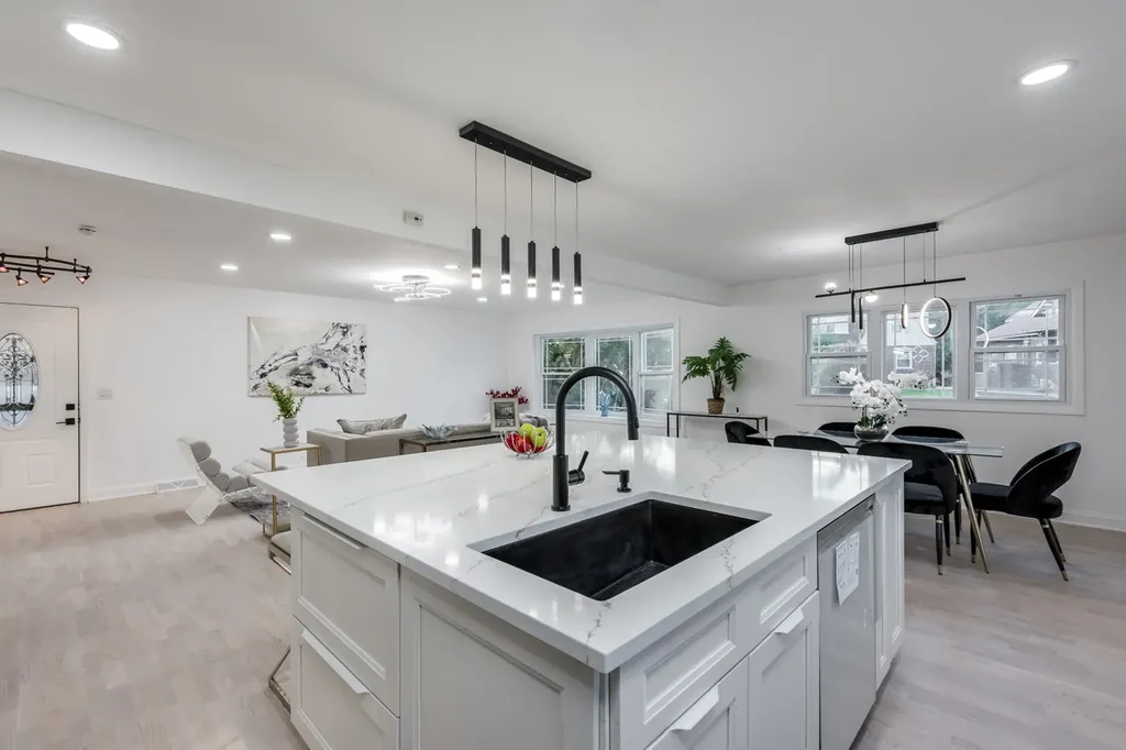 8461 Gross Point Road Skokie IL 60077