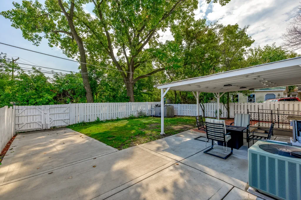 8461 Gross Point Road Skokie IL 60077