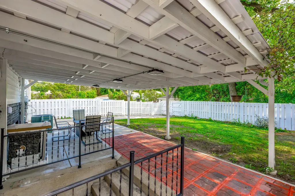 8461 Gross Point Road Skokie IL 60077