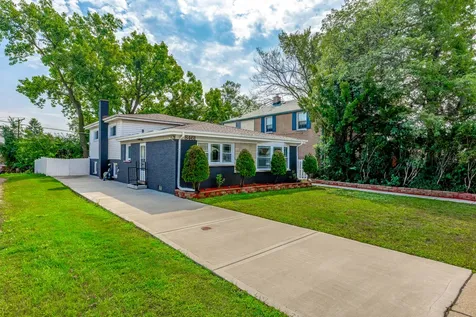8461 Gross Point Road Skokie IL 60077