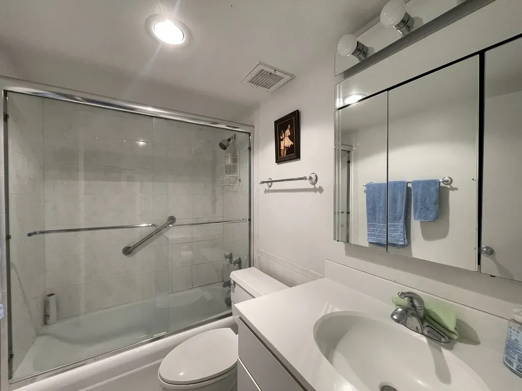 175 East Delaware Place Chicago IL 60611
