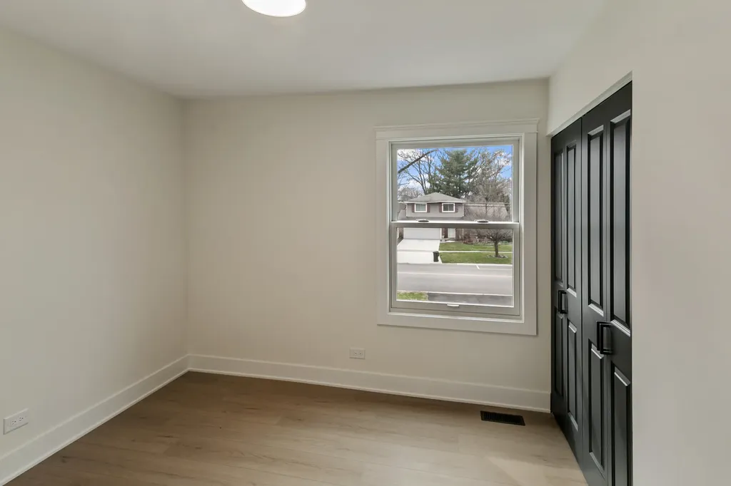 212 South River Road Naperville IL 60540