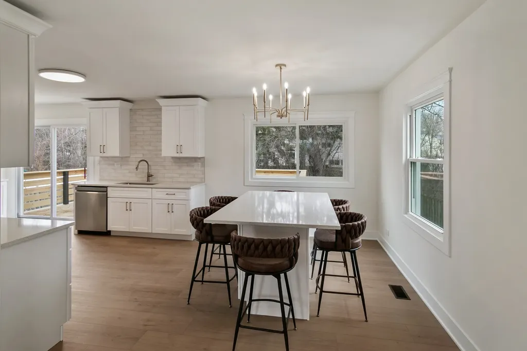 212 South River Road Naperville IL 60540