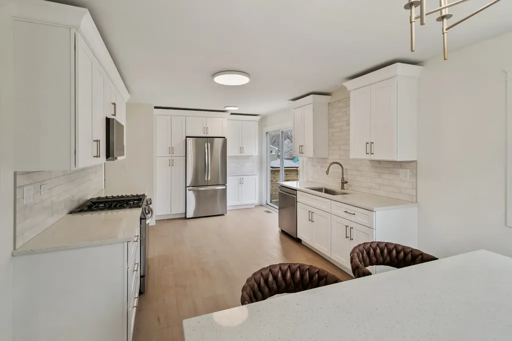 212 South River Road Naperville IL 60540
