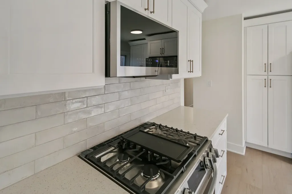 212 South River Road Naperville IL 60540