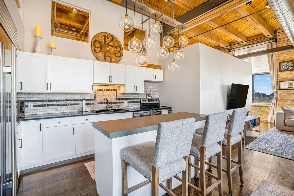 1872 North Clybourn Avenue Chicago IL 60614