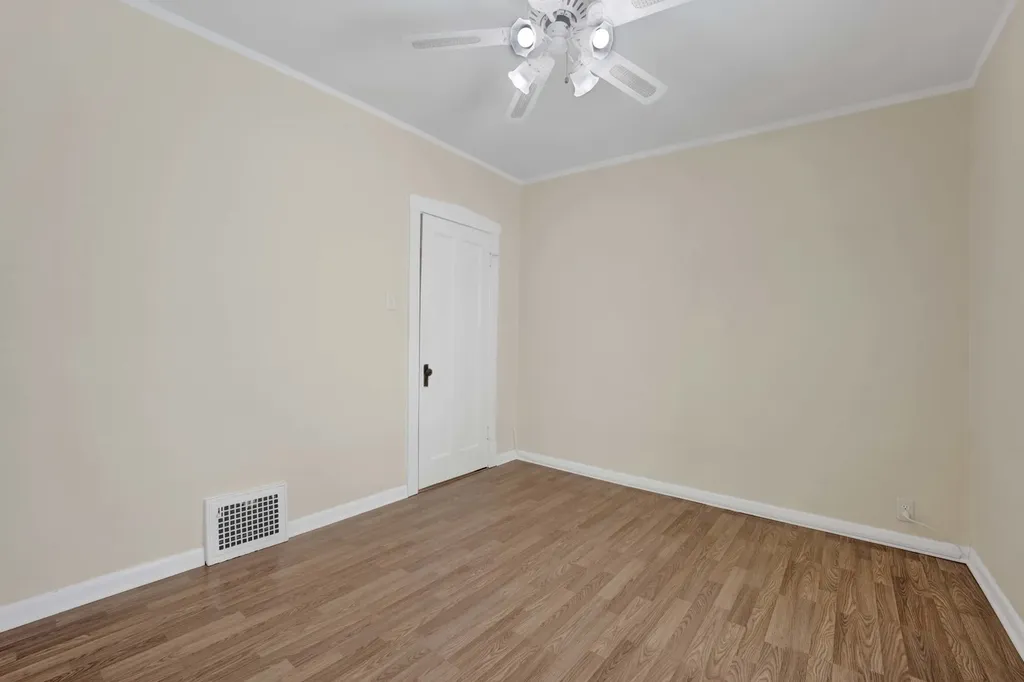 2419 West Berenice Avenue Chicago IL 60618