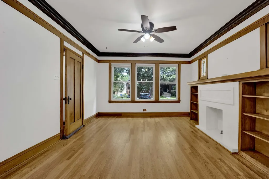 2419 West Berenice Avenue Chicago IL 60618