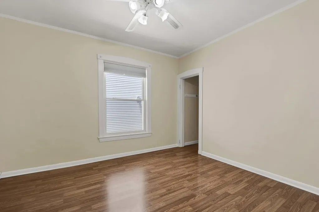 2419 West Berenice Avenue Chicago IL 60618