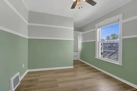 2419 West Berenice Avenue Chicago IL 60618