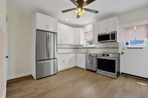 2419 West Berenice Avenue Chicago IL 60618