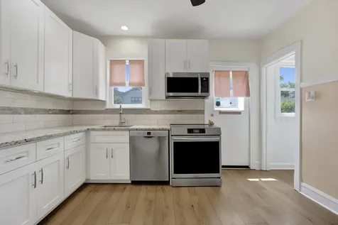 2419 West Berenice Avenue Chicago IL 60618
