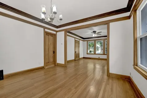 2419 West Berenice Avenue Chicago IL 60618