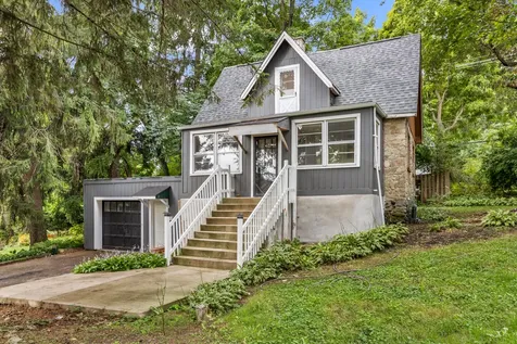 148 Wildwood Road Algonquin IL 60102