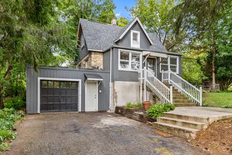 148 Wildwood Road Algonquin IL 60102