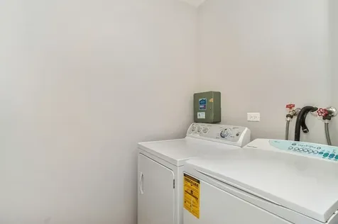 608 Inverrary Lane Deerfield IL 60015