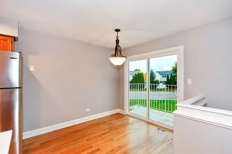 608 Inverrary Lane Deerfield IL 60015