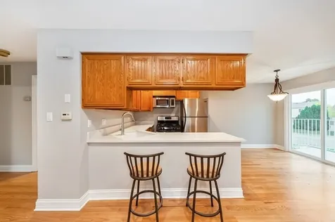 608 Inverrary Lane Deerfield IL 60015