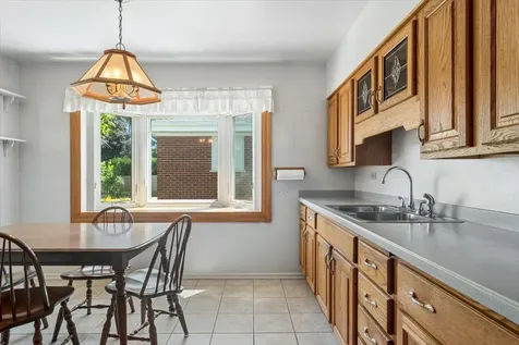 160 Wisconsin Drive Des Plaines IL 60016