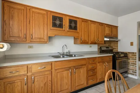 160 Wisconsin Drive Des Plaines IL 60016