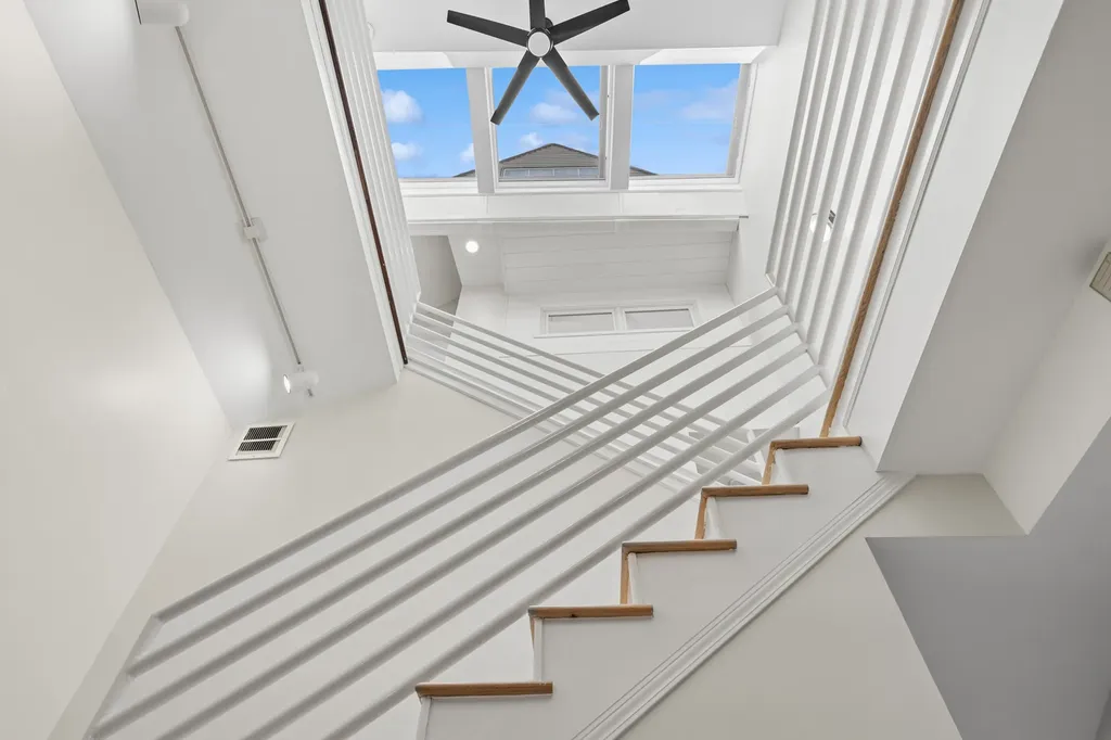 623 West Drummond Place Chicago IL 60614
