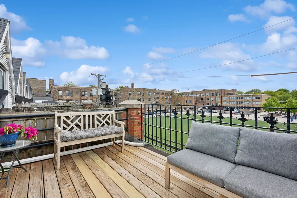 623 West Drummond Place Chicago IL 60614