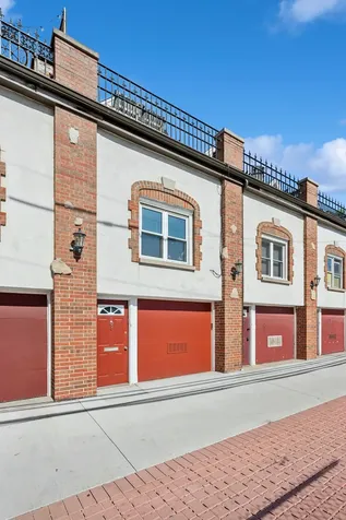 623 West Drummond Place Chicago IL 60614
