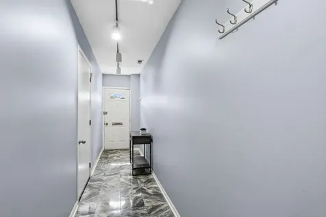 623 West Drummond Place Chicago IL 60614