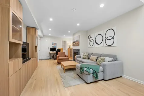 623 West Drummond Place Chicago IL 60614