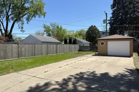 963 East Prairie Street Des Plaines IL 60016